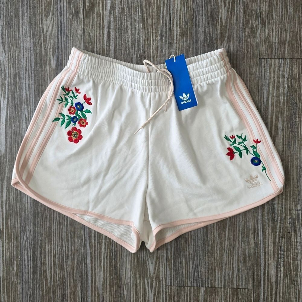 Adidas Fashion Graphics Floral Shorts Fleece Cream Tan IS3869 Women's Small S - Picture 2 of 7